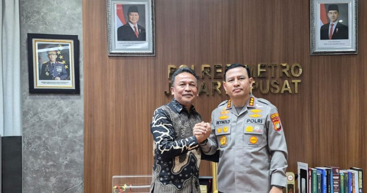 PWI Pusat Serahkan Dokumen Penyelesaian Konflik Internal ke Kapolres Jakarta Pusat