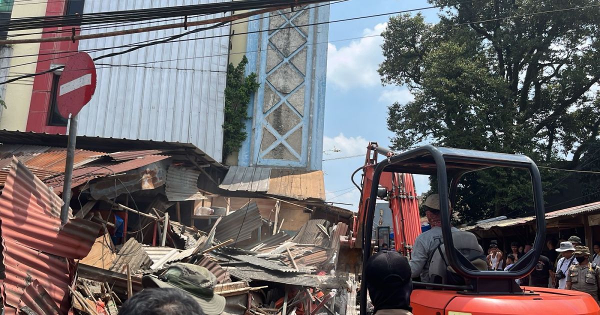 Ratusan PKL Ditertibkan di Pasar Parung, Ketegangan Tak Terhindarkan