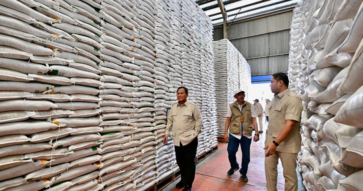 Gudang Perum Bulog di wilayah Danurejo, Kabupaten Magelang, Jawa Tengah