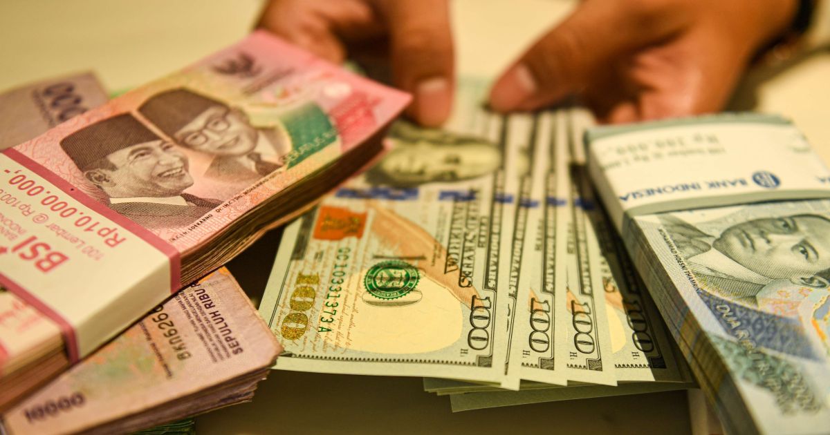Rupiah Melemah ke Rp17.400 per Dolar AS, Bank Indonesia Pastikan Intervensi Berlanjut