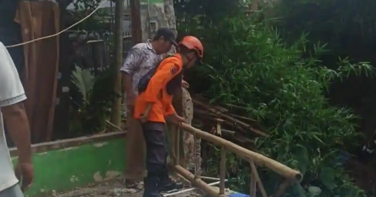 Satu Keluarga di Dramaga Bogor Dihantui Ancaman Longsor Susulan, Rumah Rusak di Bibir Jurang