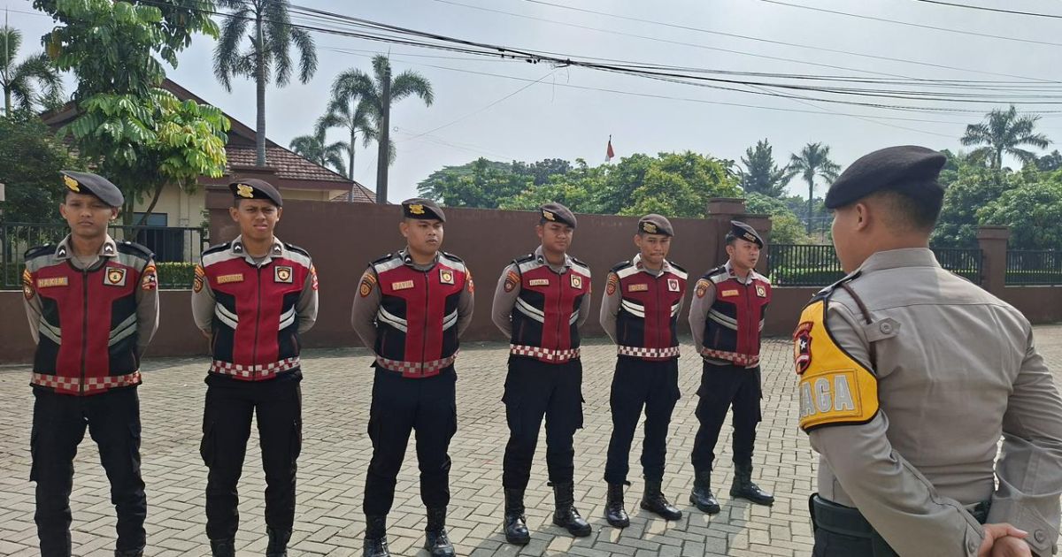 Detasemen Perintis Baharkam Polri Gelar Patroli Dialogis di Gunung Putri, Jaring Aspirasi dan Cegah Kriminalitas
