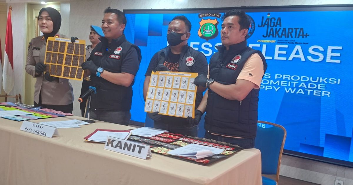 Keren Satres Narkoba Polres Metro Jakarta Utara Bongkar Home Industry “Happy Water”, Sita 100 Gram Sabu dan 1.156 Kemasan Siap Edar