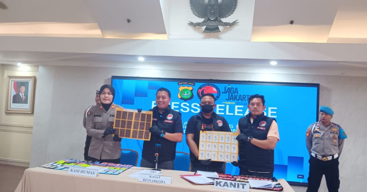 Polres Metro Jakarta Utara Bongkar Home Industry Happy Water, Sita 1.156 Kemasan Siap Edar