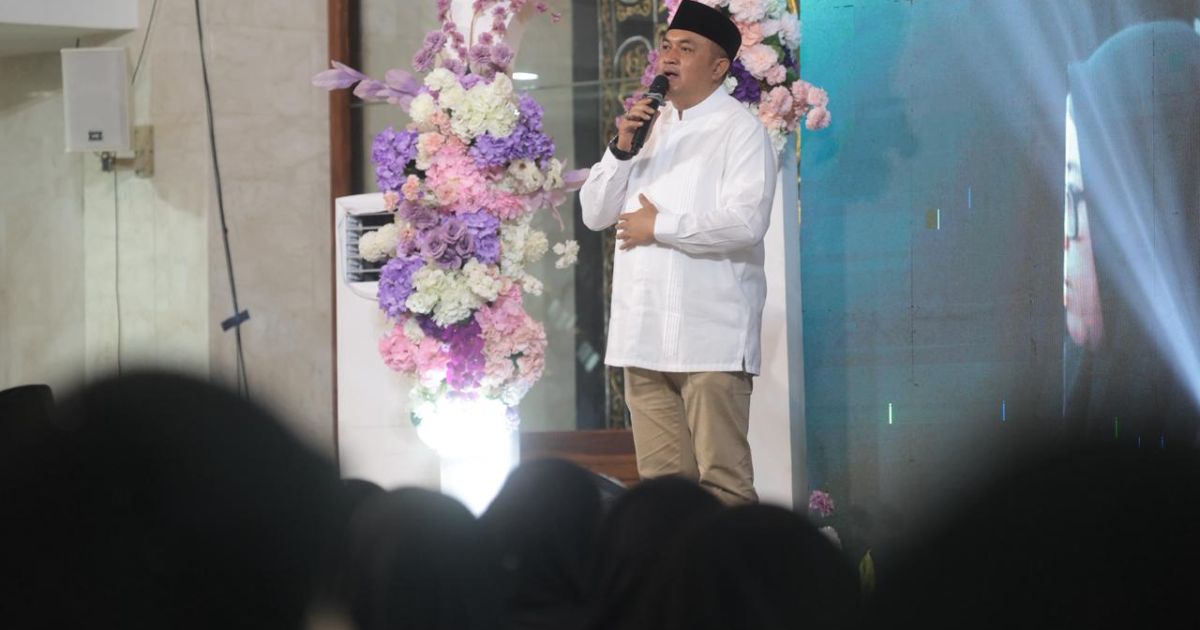 Rudy Susmanto Shalat Subuh Berjamaah Bersama Habib Mahdi di Masjid Nurul Wathon