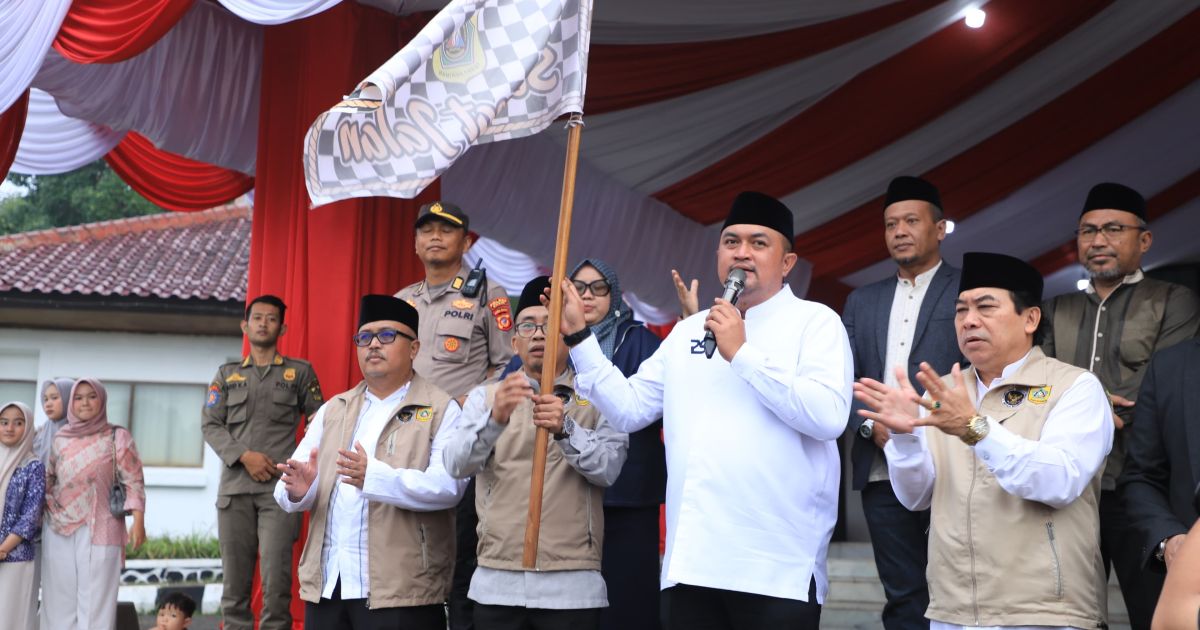 Sebanyak 335 jamaah diberangkatkan menuju Embarkasi Bekasi sebelum terbang ke Arab Saudi pada 18 Mei 2026.