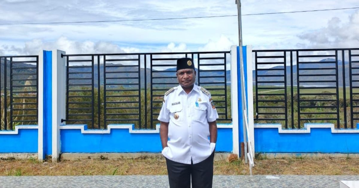 Bupati Pegunungan Arfak, Dominggus Saiba