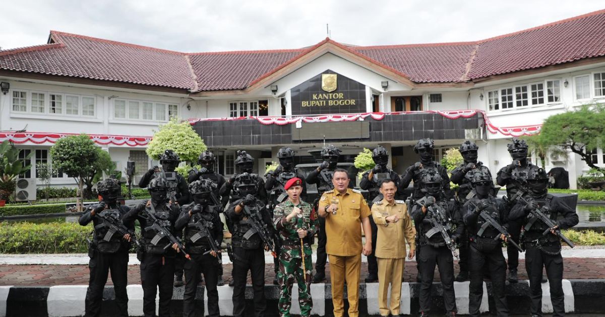 Bupati Bogor dan Forkopimda Tinjau Latihan Kopassus, Rudy Susmanto Tekankan Pengabdian untuk Masyarakat