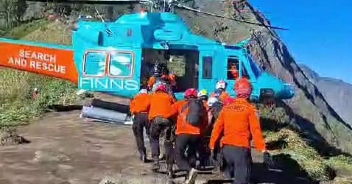 Pendaki Asal Malaysia Cedera di Gunung Rinjani Berhasil Dievakuasi ke Bali dengan Helikopter