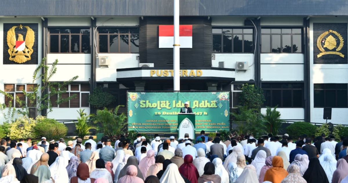 Danpusterad Letjen TNI Mochamad Syafei Kasno Pimpin Sholat Iduladha 1447 H di Mapusterad