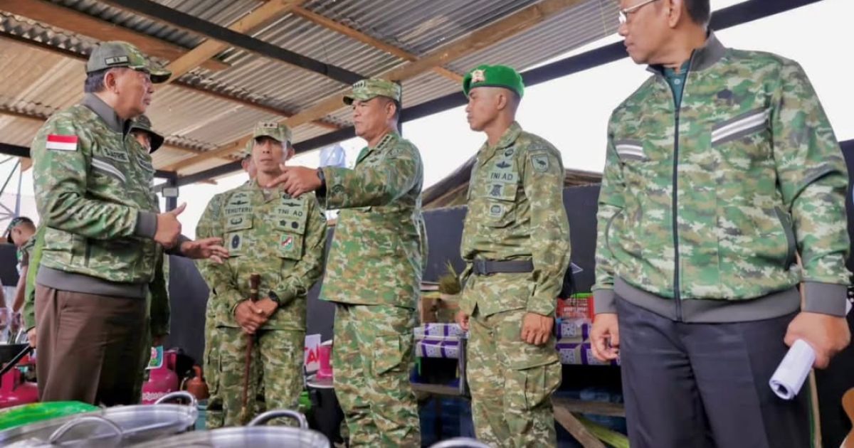 Wapang TNI Dampingi Menhan Tinjau Yonif TP 808/Mbaham Matta di Papua Barat