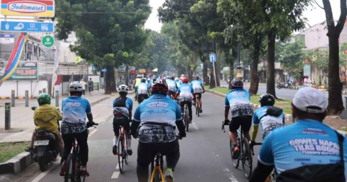 Sambut HJB ke-544, Sekda Kabupaten Bogor Lepas Ratusan Peserta Gowes Napak Tilas Bogor