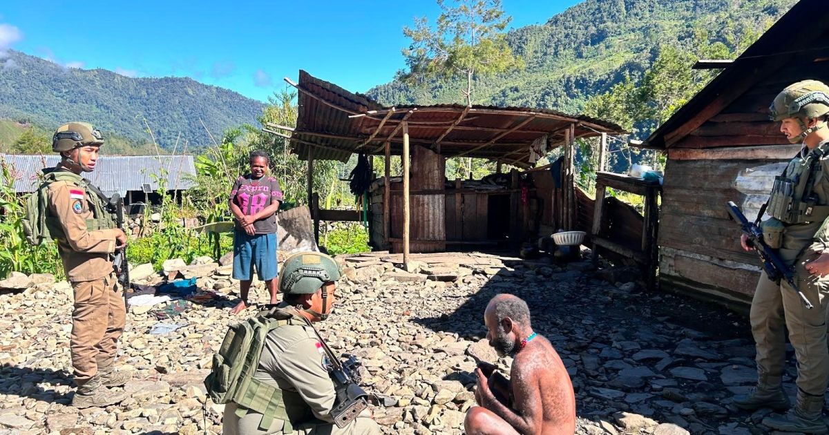 Satgas Damai Cartenz Gelar Patroli Dialogis di Puncak Jaya, Perkuat Keamanan dan Kedekatan dengan Masyarakat