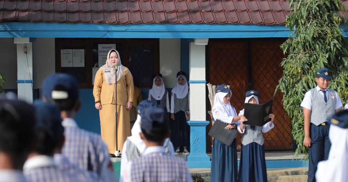 Bupati Bogor Kerahkan Kepala OPD Jadi Pembina Upacara di 21 SMP, Perkuat Pendidikan Karakter dan Sosialisasi MBG