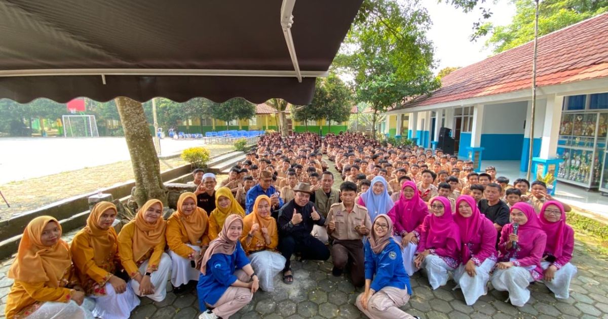 Diskominfo Kabupaten Bogor Perkuat Literasi Digital Pelajar Lewat Program OB Van Teman FM Goes to School