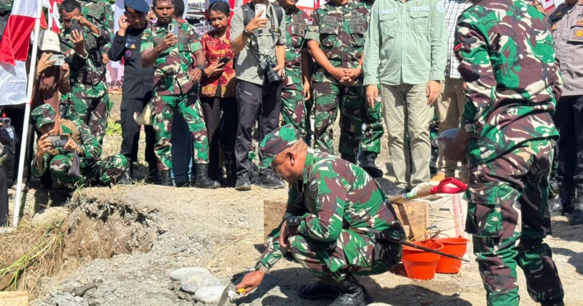 Pangdam XVII/Cenderawasih Pimpin Peletakan Batu Pertama Jembatan Garuda Merah Putih di Mimika.