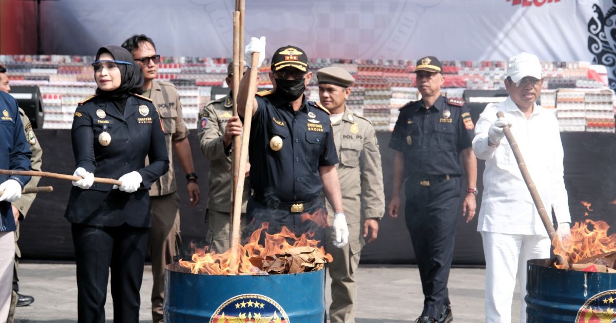 Bea Cukai Jawa Barat Musnahkan 44 Juta Batang Rokok Ilegal