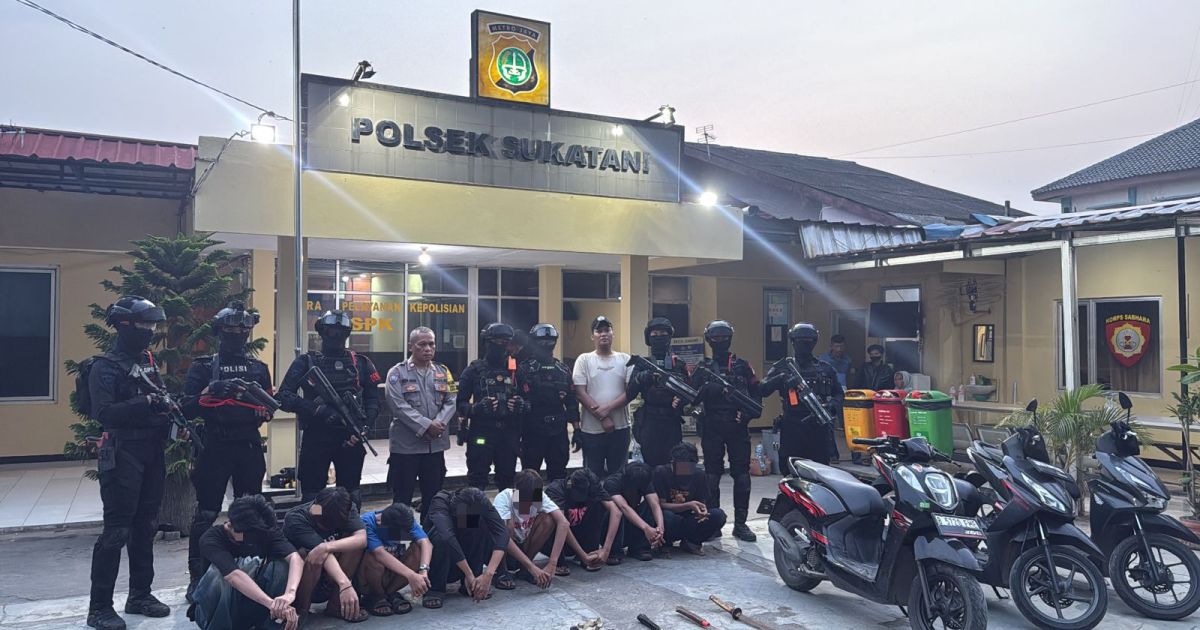 Brimob Polda Metro Jaya Gagalkan Tawuran di Bekasi, Delapan Remaja dan Tiga Sajam Diamankan