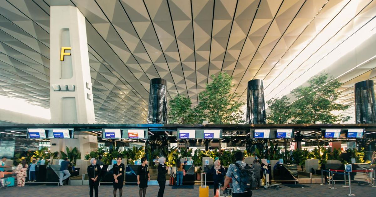 Kementerian Perhubungan memastikan kebijakan PPN Ditanggung Pemerintah (PPN DTP) untuk tiket pesawat ekonomi domestik berjalan sesuai ketentuan selama libur sekolah 2026.