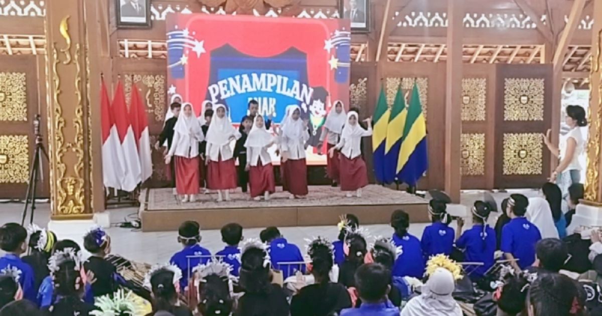 Relawan Rumah Belajar Sabilulungan Buktikan Anak Prasejahtera Bandung Bisa Berprestasi.