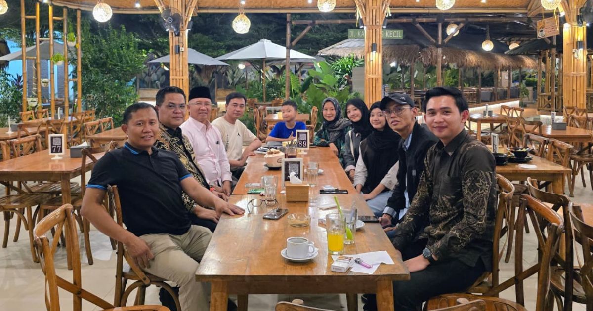 Mukhlis Basri Temui Kembar Asal Pesisir Barat yang Lolos UI, Kisahnya Menginspirasi
