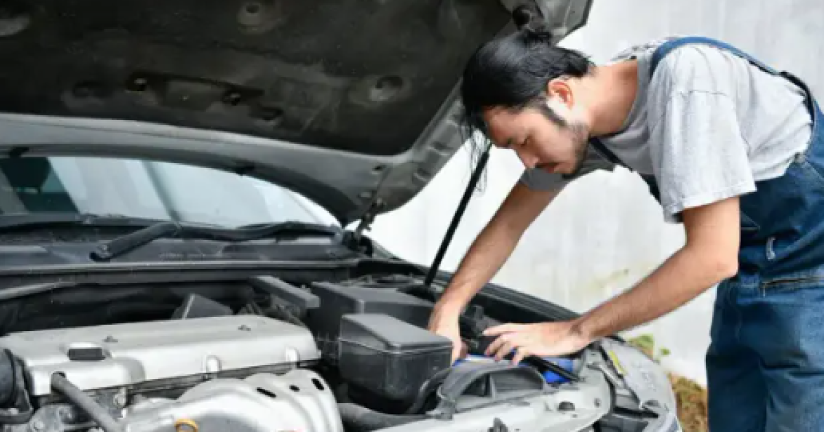 Tren Servis Mobil Sendiri di Rumah: Tips, Manfaat, dan Risiko Bagi Pemilik