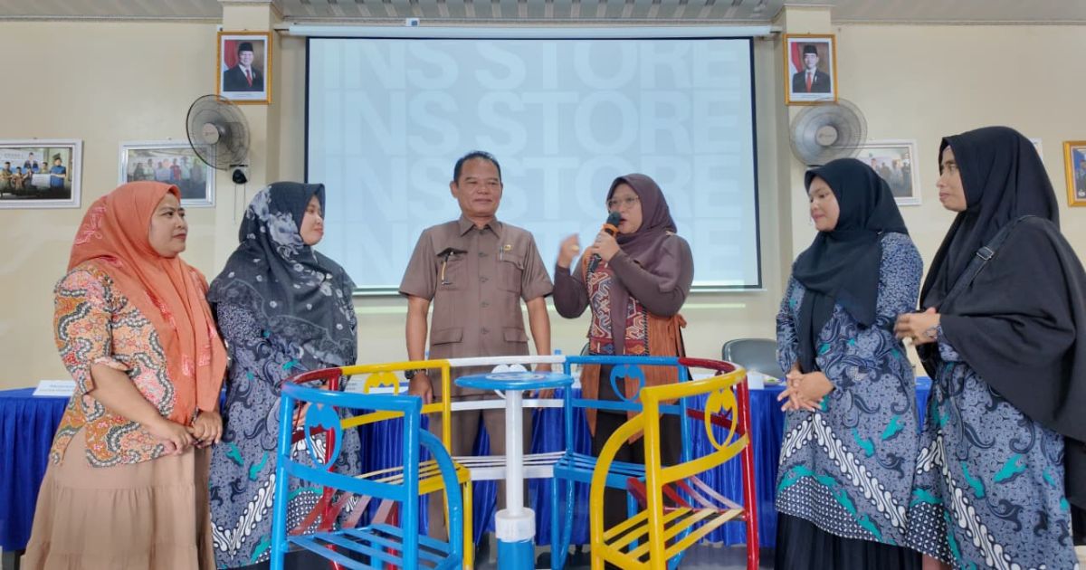 Partai Demokrat Salurkan Bantuan Perlengkapan Taman Kanak Kanak