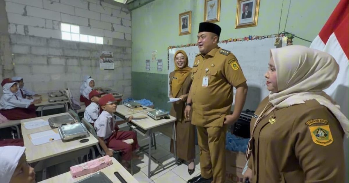 Bupati Bogor Pastikan Program Makan Bergizi Gratis Berjalan Optimal, Siswa SDN 05 Lulut Minta MBG Terus Dilanjutkan